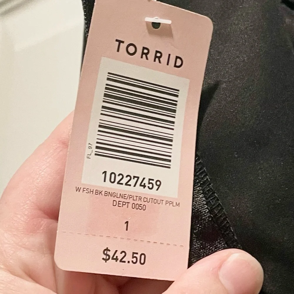 Torrid Peplum Blouse Pleather & Cut Out Details Size 1 - 2014 Holiday - BNWT - Picture 9 of 9